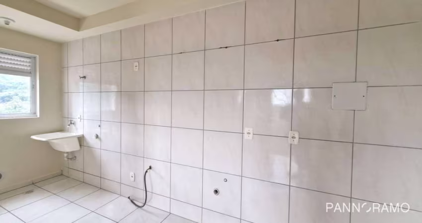 Apartamento com 2 dormitórios para alugar, 54 m² por R$ 1.905/mês - Velha - Blumenau/SC