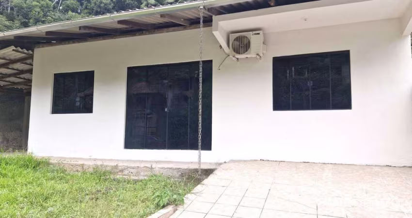 Casa com 3 dormitórios para alugar, 86 m² por R$ 2.628/mês - Glória - Blumenau/SC