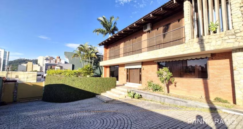 Casa com 5 dormitórios para alugar, 920 m² por R$ 16.219/mês - Centro - Blumenau/SC