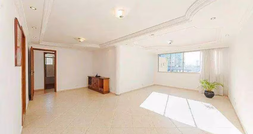 Apartamento amplo e ensolarado na Av Silva Jardim
