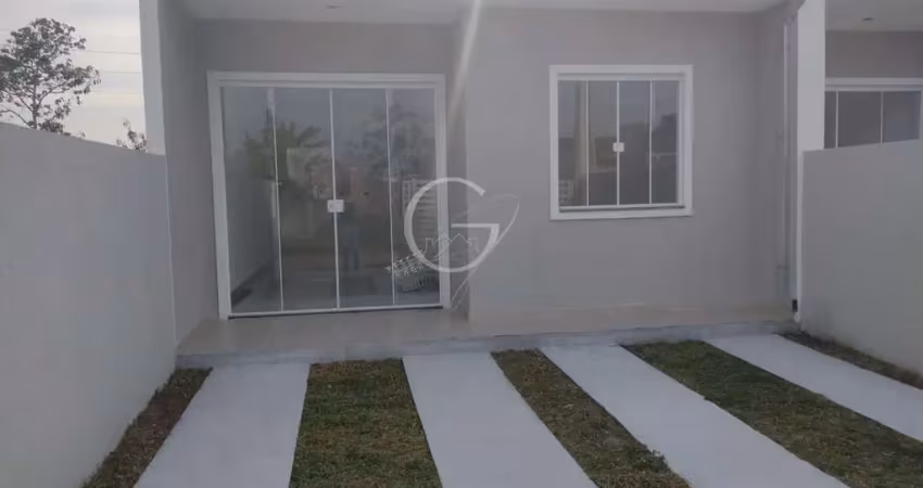 Casa geminada com 02 quartos no balneário primavera