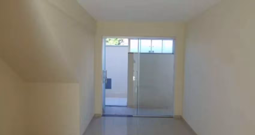 Apto com área privativa de 2 quartos B. Candelária - AP00654