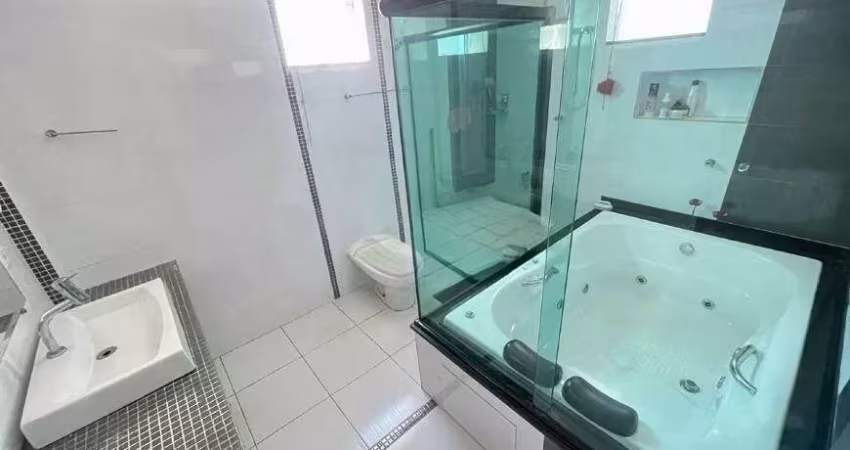Casa de 6 quartos e 3 suítes , no Santa Rosa a venda  - CA3307