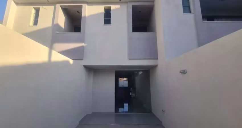Casa independente de 2 qtos em ótima localização no bairro rio branco - ca3545
