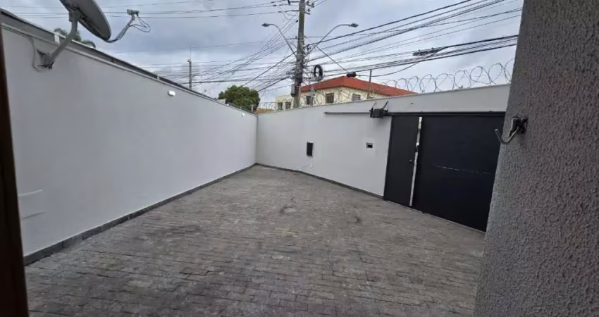 Casa duplex com 2 quartos, área gourmet e 2 vagas no santa branca - ca3564