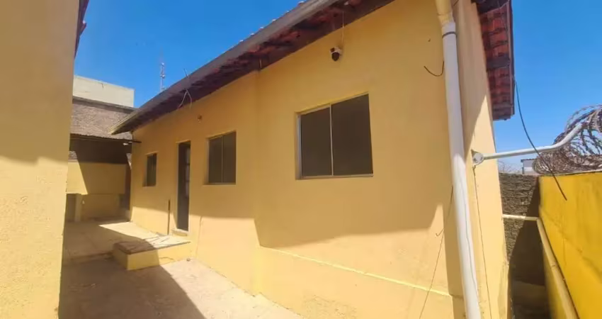 Casa plana e independente de 3 quartos com suíte no bairro são damião – vespasiano - ca3608