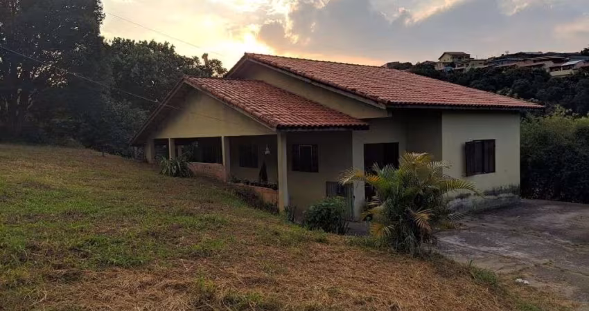 Casa Para Vender com 1.000m² de Terreno e 3 quartos 1 suítes no bairro Vera Tereza em Caieiras