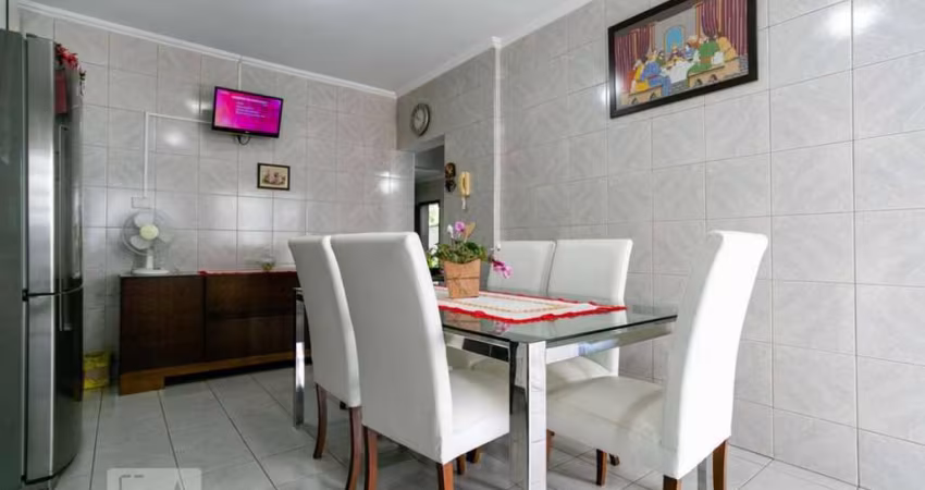 Casa Para Vender com 4 quartos 1 suítes no bairro Parque Maria Domitila em São Paulo