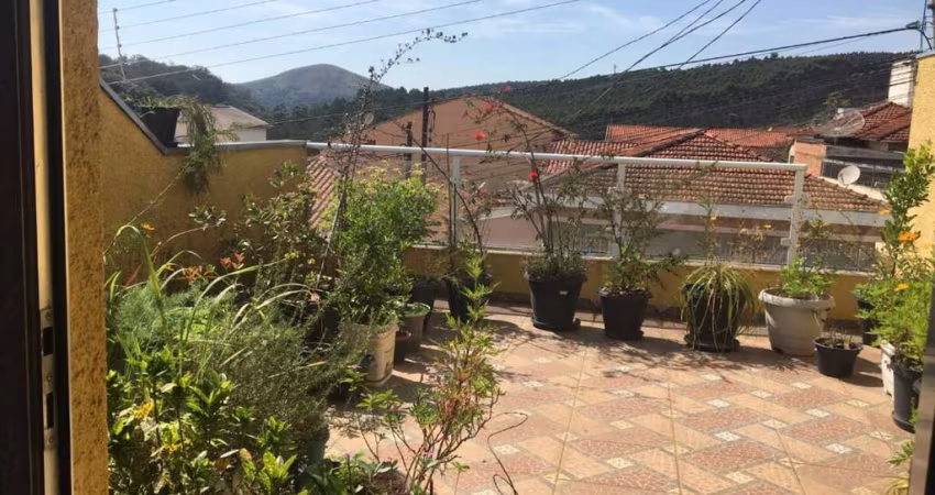 Sobrado Para Vender com 6 quartos no bairro Região Central em Caieiras
