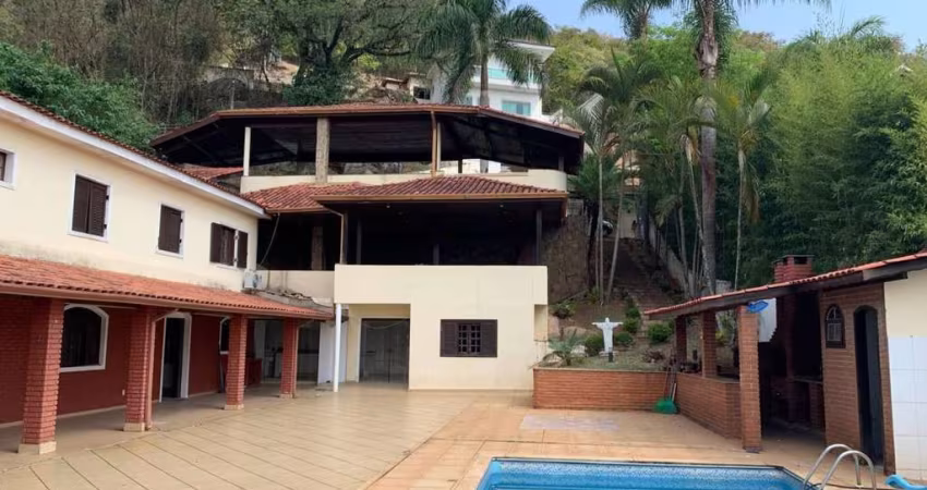 Casa de Condomínio Para Vender com 5 quartos 2 suítes no bairro Alpes de Caieiras em Caieiras