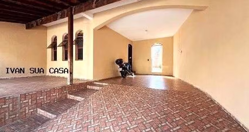 Casa 4 dormitórios ou + para Venda em Várzea Paulista, Vila Tupi, 4 dormitórios, 1 suíte, 2 banheiros, 4 vagas