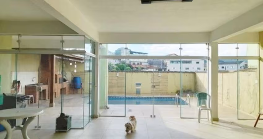 Sobrado para Venda no Jardim Guapira, excelente localização, próximo ao Clube de Campo Atlético, 4 suítes, lazer e 3 vagas