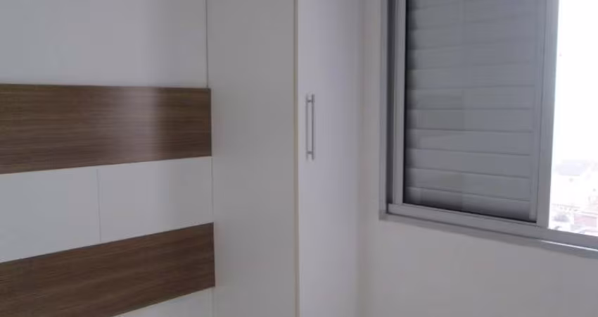 Ótimo apartamento residencial em excelente localização, com fácil acesso ao metrô e shoppings!  - *Características:*   - 2 dormitórios