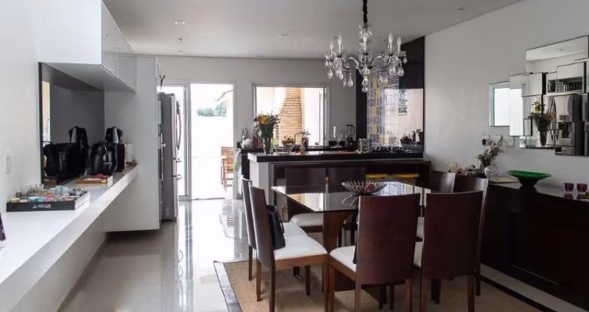 Sobrado à para Venda na Vila Mariza Mazzei, excelente localização, ao lado da Avenida Engenheiro Caetano Álvares, 3 suítes e 8 vagas