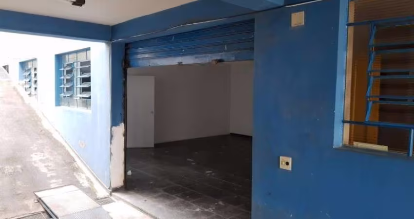 Salão comercial para Locação na Santa Teresinha, ótima localização, ao lado da Avenida Imirim, com 180m²