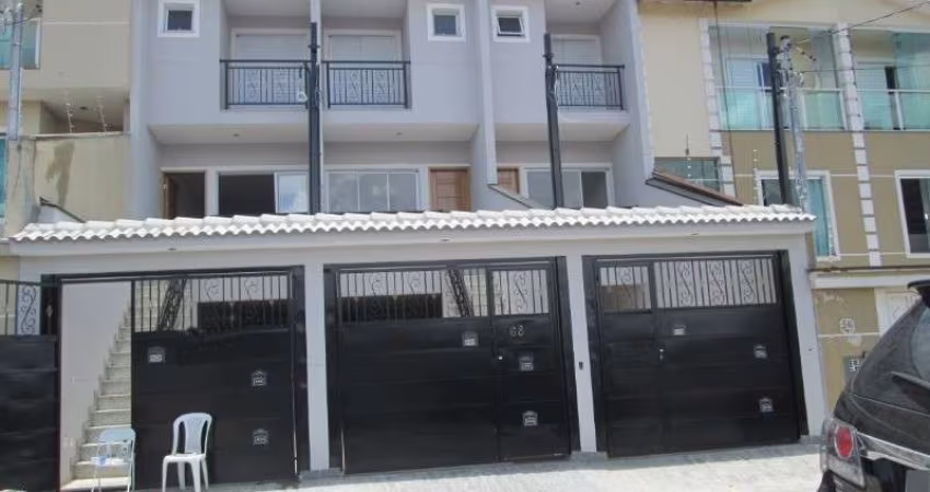 Lindo Sobrado novo residencial para Venda na Vila Nivi, ótima localização, próximo Avenida Guapira, 3 suítes e 4 vagas de garagem