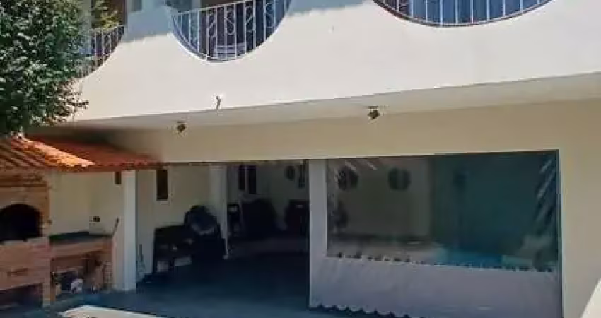 Sobrado à venda no jardim guapira, localização excelente, próxima ao clube guapira, a apenas 10 minutos do metrô tucuruvi, 3 dorms(2 suítes) e 7 vagas