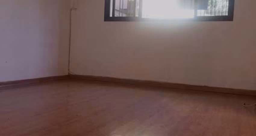 Sobrado residencial para locação na Vila Ester, ao lado da Avenida Casa Verde e Avenida Braz Leme, 2 dormitórios e 3 vagas de garagem.