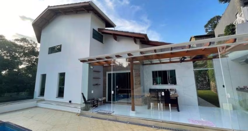 Lindo Sobrado residencial para Venda em condomínio fechado, em Caraguatá-Mairiporã. na Serra da Cantareira, 4 suítes e 6 vagas