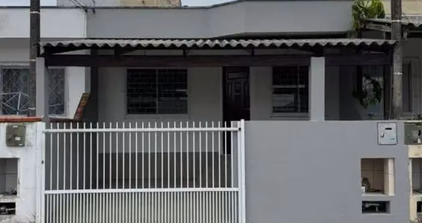 Casa com 2 dormitórios à venda, 49 m² por r$ 350.000 - santa regina - itajaí/sc