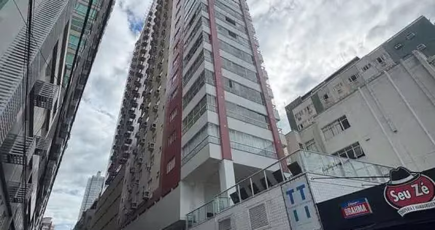 Excelente apartamento frente mar 03 suítes 02 vagas de garagem em balneário camboriú