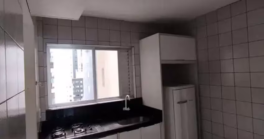Aconchegante apartamento no ed. alice com 02 dormitórios sendo 01 suíte 02 banheiros na barra sul
