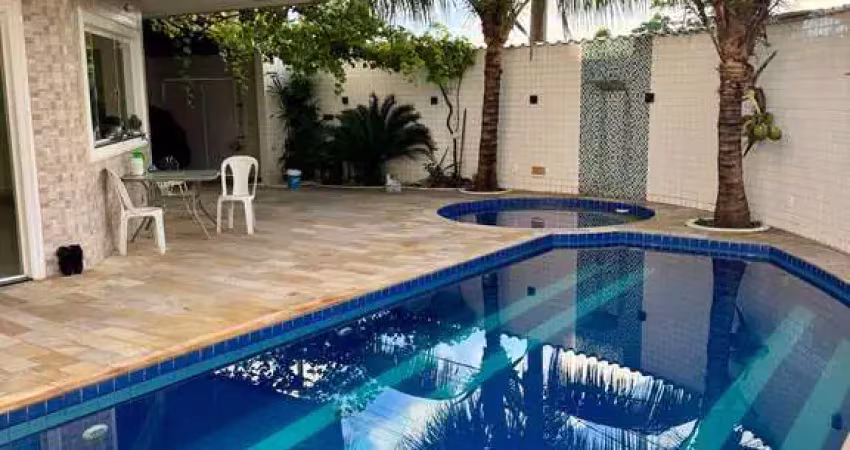 Casa com 4 quartos para alugar na Enseada, Guarujá 