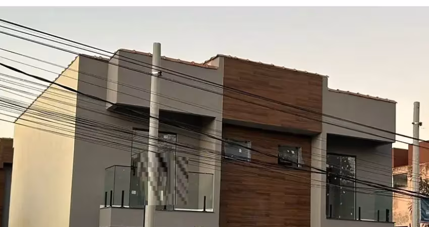 Casa duplex com 2 quartos Baio Fanchen Queimados RJ