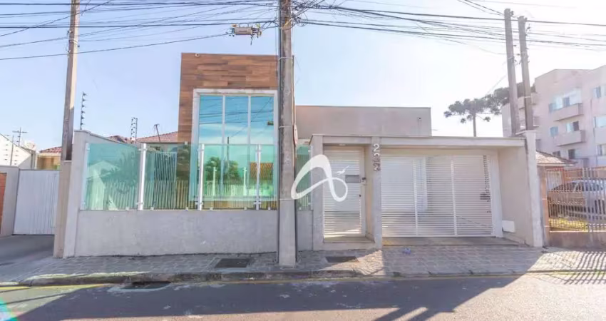 Sobrado semimobiliado de frente para rua à venda, com 4 quartos e amplo quintal, no bairro parque da fonte, são josé dos pinhais/pr.
