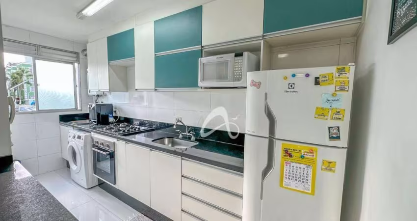 Apartamento térreo semimobiliado à venda, com 02 quartos sendo 01 suíte no Bairro Pinheirinho, Curitiba/PR.