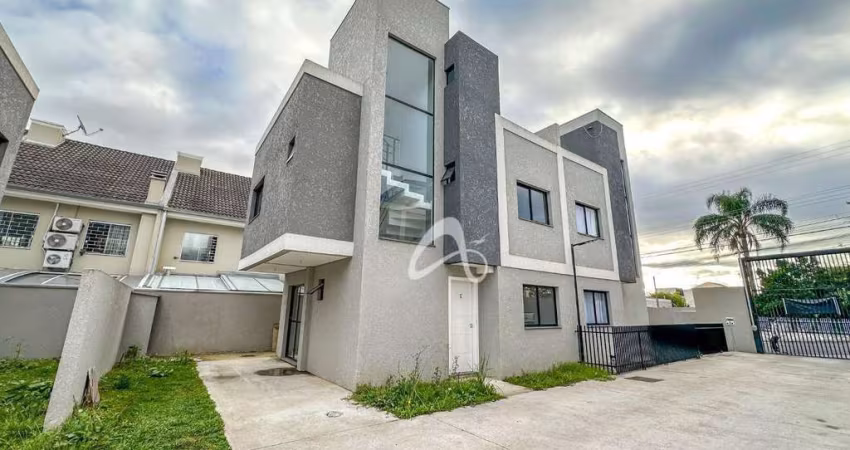 Triplex novo em condomínio à venda, com 03 quartos sendo 1 suíte, terraço com churrasqueira no Bairro Uberaba, Curitiba/PR.
