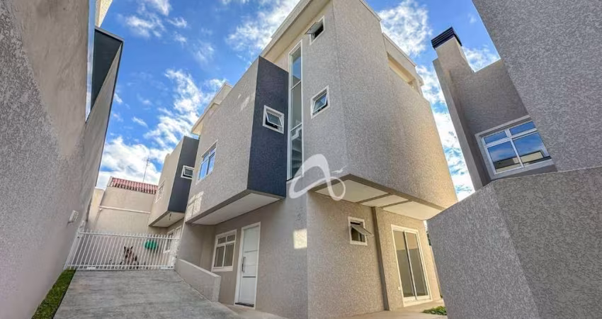 Triplex novo em condomínio à venda, com 03 quartos sendo 1 suíte, terraço com churrasqueira no Bairro Xaxim, Curitiba/PR.