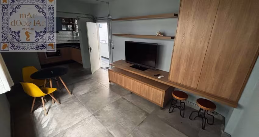 Venda Apartamento Santos SP - mAr dOce lAr sala living reformado e semimobiliado em frente à praia do Boqueirão.