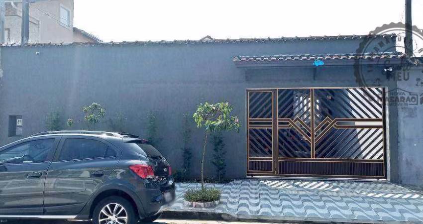 Casa com 3 dormitórios à venda, 142 m² por R$ 680.000,00 - Maracanã - Praia Grande/SP