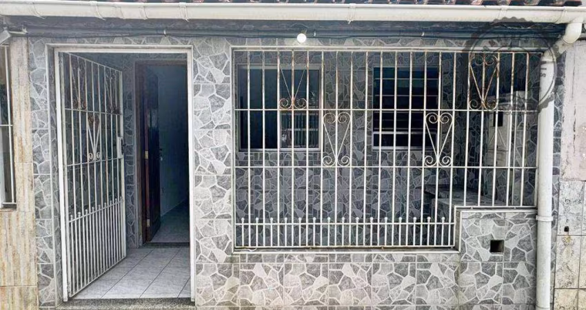 Casa na Guilhermina em Praia Grande/SP.