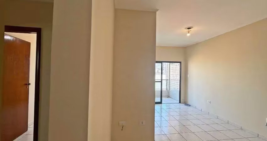 Apartamento com 2 quartos para alugar na Rua Itararé, Guilhermina, Praia Grande