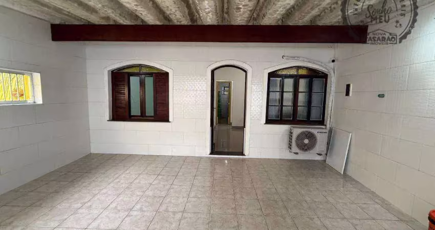 Casa com 2 quartos para alugar na Rua Osmar Antoniolli, Vila Mirim, Praia Grande