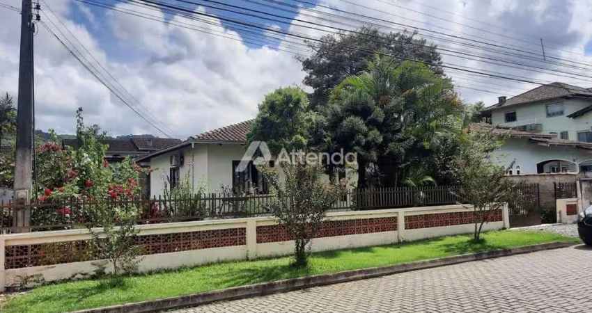 Casa com 3 quartos à venda no Iririú, Joinville 