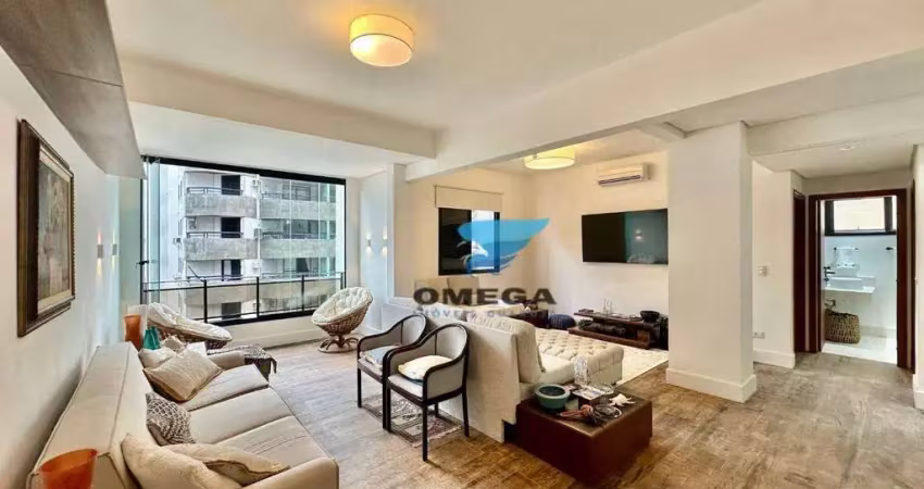 Apartamento reformado á venda na praia das pitangueiras no guarujá i omega imoveis