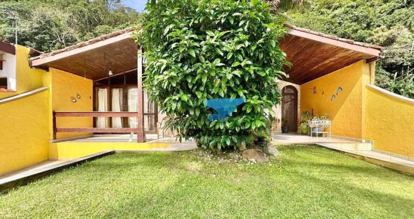 Casa linda à venda em condomínio fechado