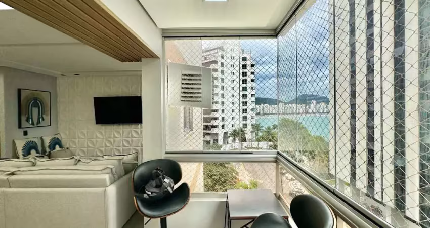 Apartamento reformado com vista parcial mar à venda na praia das astúrias no guarujá i omega imoveis