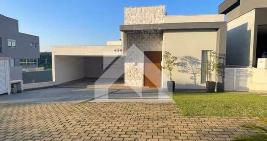 Casa de Condomínio em Alphaville - Santana de Parnaíba, SP
