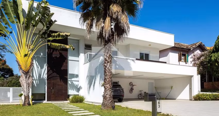 Casa de Condomínio em Alphaville - Santana de Parnaíba, SP