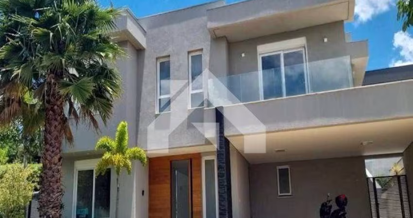 Casa de Condomínio em Alphaville - Santana de Parnaíba, SP