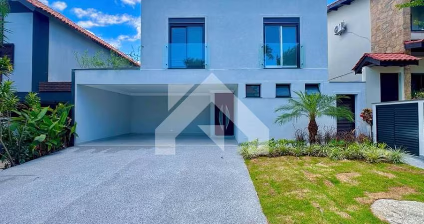 Casa de Condomínio em Alphaville - Santana de Parnaíba, SP