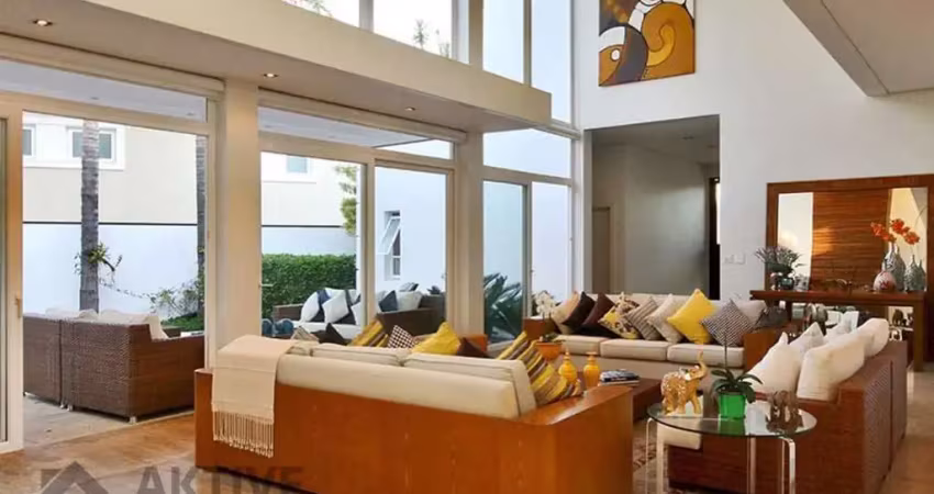 Casa de Condomínio em Alphaville - Barueri, SP