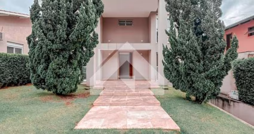 Casa de Condomínio em Alphaville - Santana de Parnaíba, SP