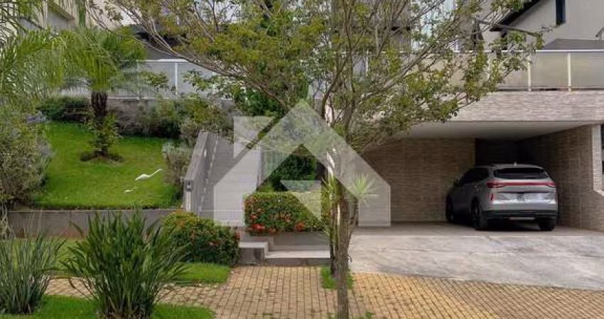Casa de Condomínio em Alphaville - Santana de Parnaíba, SP