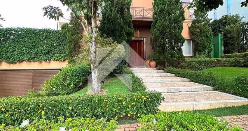 Luxuosa Casa em Condomínio em Santana de Parnaíba - 5 Suítes