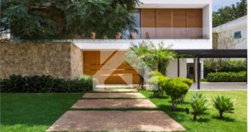 Casa de Condomínio em Alphaville - Barueri, SP